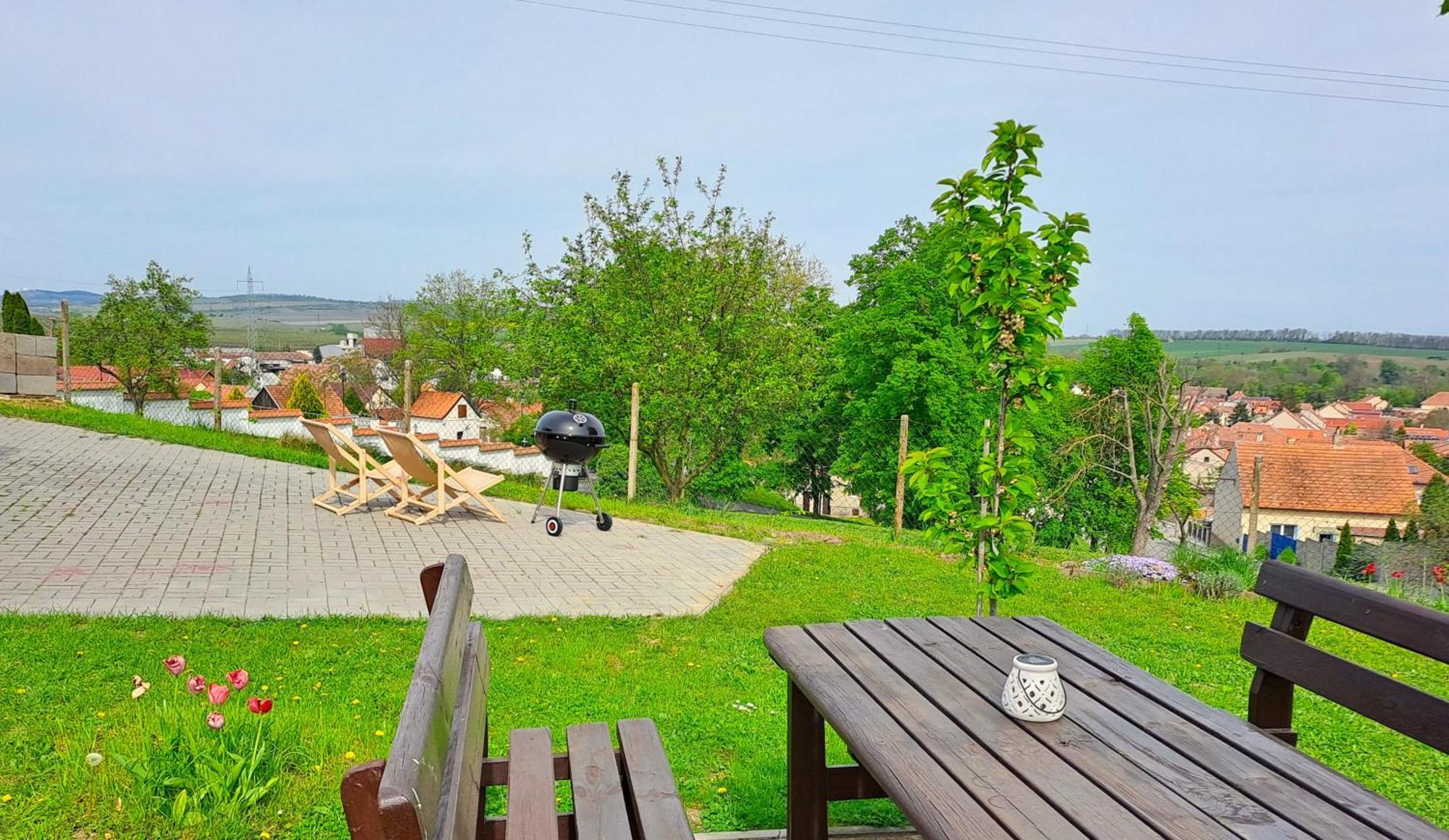 Domek Na Vinohradech Hlohovec Exterior photo