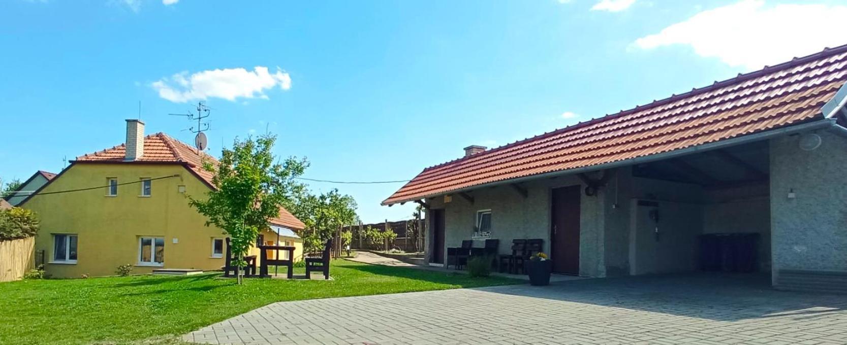 Domek Na Vinohradech Hlohovec Exterior photo